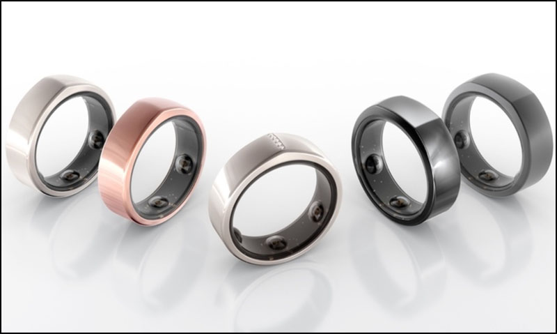 Oura Smart Ring chứa cảm biến đo nhiệt độ cơ thể, đèn LED hồng ngoại, gia tốc kế 3D và con quay hồi chuyển.